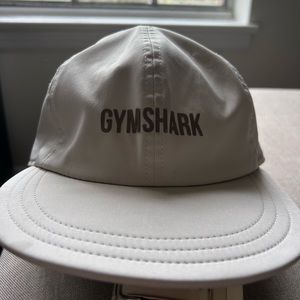 BARELY WORN LIGHTGRAY GYMSHARK HAT